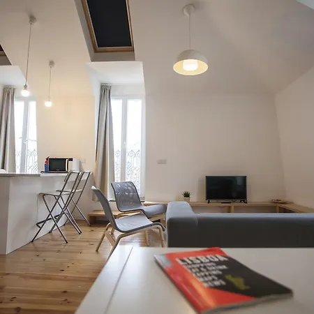 Apartment Mezzanine With A View In Bairro Alto *